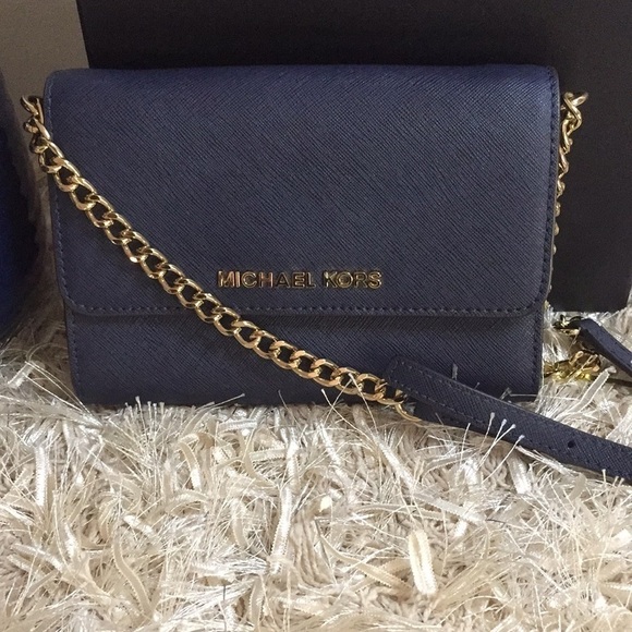 Michael Kors Handbags - Michael Kors Jet Set Travel Phone Crossbody Bag